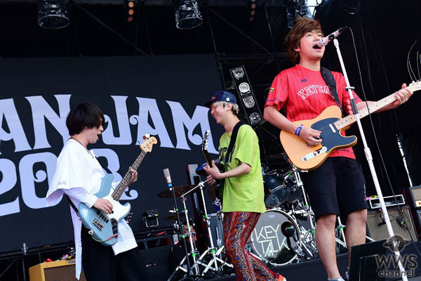 【ライブレポート】KEYTALK、JAPAN JAM 2018で『Summer Venus』含む全9曲披露！寺中、「さぁさぁさぁ、両手を空に掲げてー！」SKY STAGE会場全員が青空を仰ぐ！