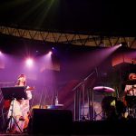 【ライブレポート】藤原さくら、アミューズフェスに今年も出演！「大先輩に囲まれて嬉しい」 キラキラ星空の中で1年ぶり新アルバムより『The Moon』を熱唱！