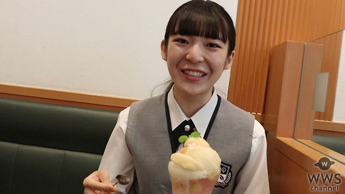 【動画】現役女子高生がデニーズでボリューム満点の桃デザートを完食！