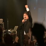 【ライブレポート】浅岡雄也(ex.FIELD OF VIEW)が貫禄のあるオーラと圧倒的な歌唱力でCALDERA SONICに登場！人気曲「DAN DAN 心魅かれてく」も披露！