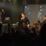 【ライブレポート】浅岡雄也(ex.FIELD OF VIEW)が貫禄のあるオーラと圧倒的な歌唱力でCALDERA SONICに登場！人気曲「DAN DAN 心魅かれてく」も披露！