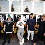 UVERworld 9年ぶりのベストアルバムデイリー2位、渋谷騒然(？)街中を周遊したLINE LIVEでは約23万人が視聴！