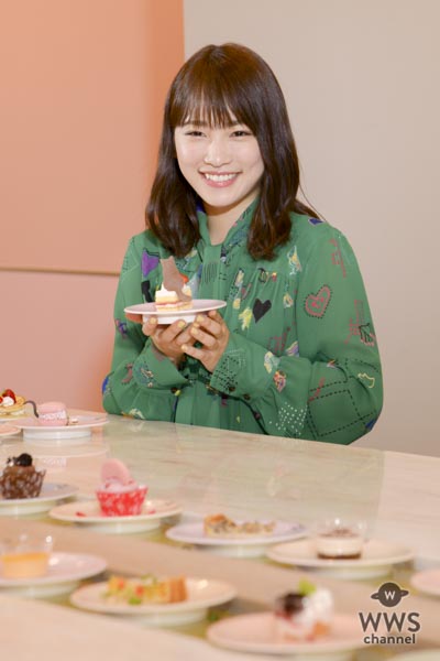 川栄李奈、回転スイーツに「10皿行けそう！」回転スイーツカフェのオープニングイベントに出席！！