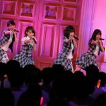 ラストアイドル、3rdシングル「好きで好きでしょうがない」 リリース記念イベントを ヴィーナスフォート・教会広場にて開催！ 音響トラブルにより「好きで好きでしょうがない」を “アカペラ”で歌いピンチを乗り越える！！