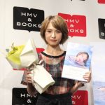 SCANDAL HARUNA がファースト写真集「SOMEWHERE」で初水着を披露！「今後の目標は結婚や出産をしても音楽活動を継続すること」