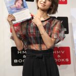 SCANDAL HARUNA がファースト写真集「SOMEWHERE」で初水着を披露！「今後の目標は結婚や出産をしても音楽活動を継続すること」