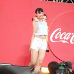【ライブレポート】Chuning Candy(チューニングキャンディー)が夏らしいヘソ出しファッションで野外ライブパフォーマンス！