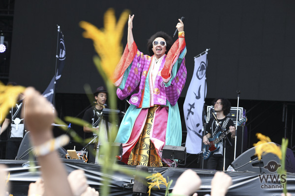 【ライプレポート】レキシが初出演ながら、唯我独尊のステージで会場を爆笑の渦に！「ROCK IN JAPAN FESTIVAL 2018」2日目のGRASS STAGEに登場！