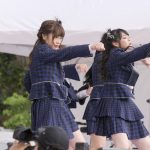 BNK48が海外アイドル初のTIFに参戦！熱気の野外ステージで『RIVER』を力強く披露！