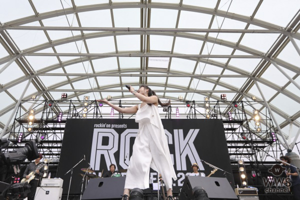 【ライブレポート】阿部真央のライブへ岡崎体育が“サプライズ訪問”！驚きの大絶叫も＜ROCK IN JAPAN FESTIVAL 2018＞