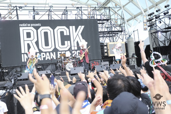 打首獄門同好会が「ROCK IN JAPAN FESTIVAL 2018」3日目のLAKE STAGEに堂々の登場！魚！肉！米！そして歯？歯科医師ラッパーまでゲスト参戦し、食べ物の曲でアゲまくる。