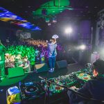 ライムスターがレッドブル主催イベント"SOUND JUNCTION"に登場。曲中に出てくるお酒の名前をすべて「レッドブル」にして会場は大爆笑！