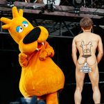 【ライブレポート】ゴールデンボンバーが氣志團万博2018、2日目のメインステージにトップバッターで登場！潮吹きに尻芸と、朝から下ネタ全開で会場を笑いの渦に。