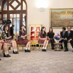 AKB48のメンバーがタイ王国 プラユット・チャンオチャ首相に表敬訪問！！
