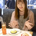 女子高生シンガー・内田珠鈴が食レポ初挑戦でフランス発スイーツを堪能！「ミシャラク 表参道」10月5日オープン。