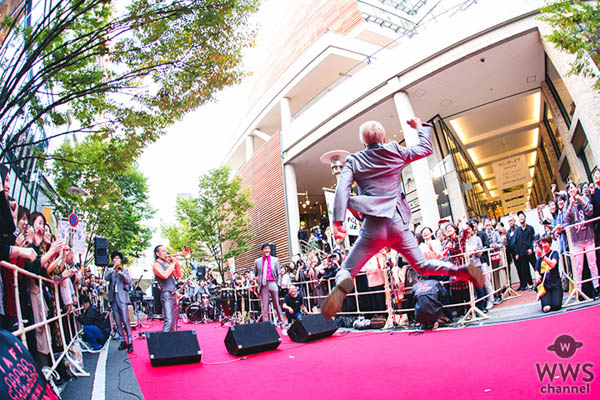 スカパラ、大阪城ホールの前哨戦として梅田でストリートライブ開催！