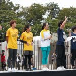 約1500人の前で広瀬アリスがスターターにチャレンジ！「明治安田生命 Jリーグウォーキング in SAITAMA」開催レポート