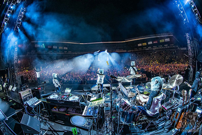 MAN WITH A MISSION、超満員45,000人の阪神甲子園球場でツアーファイナル開催！