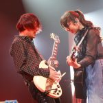 阿部真央、10周年へ向けた全国ホールツアーがスタート！ツアー初日のライブレポートが到着！