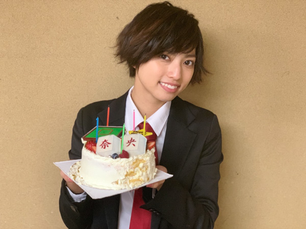 元ベビレの高見奈央、22歳の生誕祭に男装姿の"高見奈央男"で登場！「女優もバラエティも頑張りたい！」