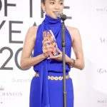 中村アンがエキゾチックなドレス姿でレッドカーペットに登場！＜VOGUE JAPAN WOMEN OF THE YEAR 2018＞