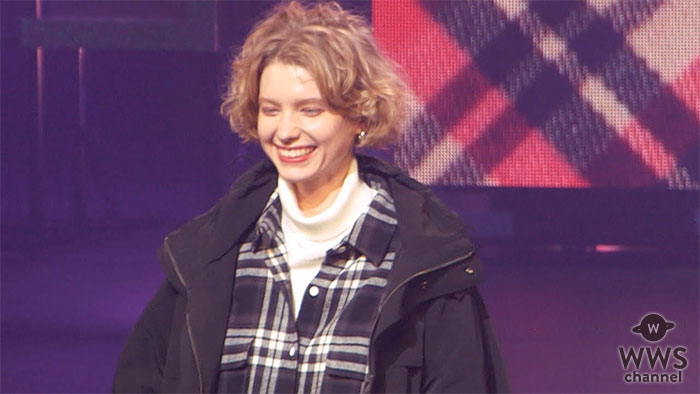 【動画】 外国人美女がLOWRYS FARM FESでクールな秋冬コーデを披露！