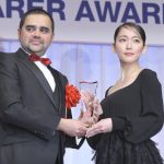 女優・吉岡里帆が「第30回日本ジュエリーベストドレッサー賞」を受賞！「エレガントな賞に感激」と歓喜！！