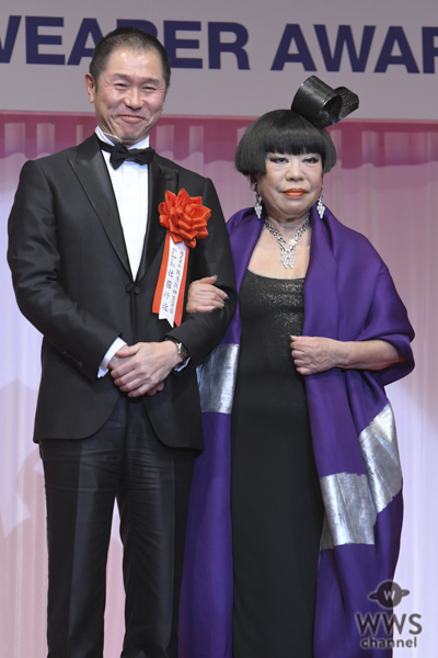 コシノジュンコが「第30回日本ジュエリーベストドレッサー賞」を受賞！「ジュエリーは宝石で財産」と喜びを述べる！！