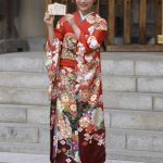 女優・川栄李奈、飯豊まりえらが鮮やかな晴れ着姿で撮影会に登場！