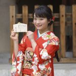女優・川栄李奈、飯豊まりえらが鮮やかな晴れ着姿で撮影会に登場！