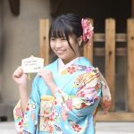 女優・川栄李奈、飯豊まりえらが鮮やかな晴れ着姿で撮影会に登場！