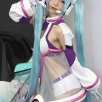 大人気コスプレイヤーのえなこが「東京オートサロン2019」で撮影会を実施！