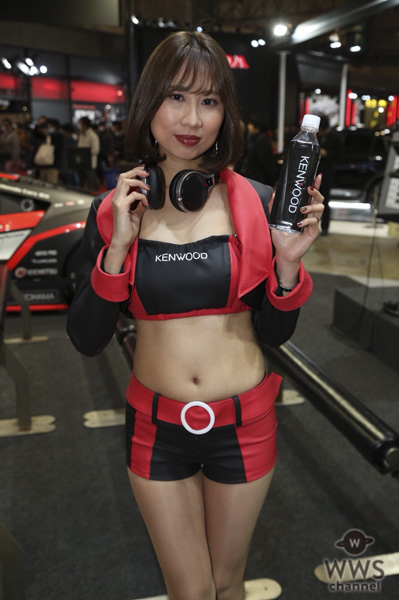 星野もえらコンパニオン達がKENWOODブースに登場！艶やかなセクシー衣装で「東京オートサロン2019」を彩る！