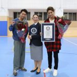 劇団EXILE・鈴木伸之、八木将康「マシュマロキャッチ」でギネス世界記録達成！