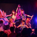 アップアップガールズ（仮）、腹黒ピカソがライブに合わせてライブペインティングをする異色なコラボライブを開催！