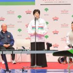 小池都知事、仮面女子・猪狩ともかにパラリンピック参加を促す！パラカヌーにも挑戦！！＜BEYOND STADIUM＞
