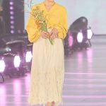 舟山久美子、春の香りを漂わせ可憐にランウェイを闊歩！＜関西コレクション2019 S/S＞