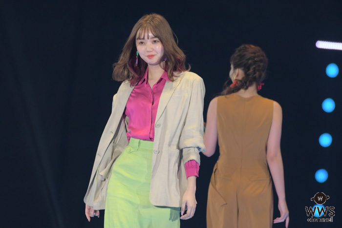 江野沢愛美が『東京ガールズコレクション 2019 S/S』のステージに登場！＜TGC 2019 S/S＞