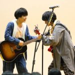 さくらしめじ、中学校サプライズライブ！生徒全員と合唱で大きな感動と一体感！