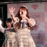 ＝LOVEが、カミナリまなぶに渾身のツッコミを炸裂！『探せ ダイヤモンドリリー』リリース記念イベントを開催！
