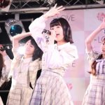 ＝LOVEが、カミナリまなぶに渾身のツッコミを炸裂！『探せ ダイヤモンドリリー』リリース記念イベントを開催！