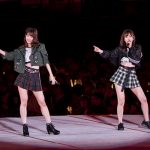 渡辺麻友、柏木由紀の登場に会場歓喜！指原莉乃とユニット曲を歌い上げる！＜指原莉乃 卒業コンサート＞