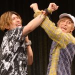 EXITが「よしもと学園祭2019」でネタ披露！大学生と『EXIT』ポーズでアピール！！