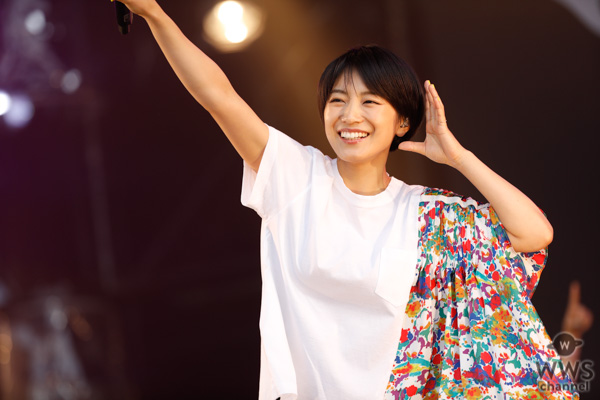【ライブレポート】miwaが夕暮れのLOTUS STAGEに登場。バラードを封印し、とことんアゲアゲの曲で連休最終日を盛り上げる！＜JAPAN JAM 2019＞