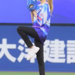 E-girls / Happiness・楓が人生初のセレモニアルピッチ（始球式）でノーバン！