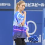 E-girls / Happiness・楓が人生初のセレモニアルピッチ（始球式）でノーバン！