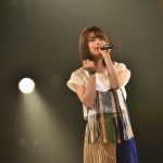 【ライブレポート】足立佳奈、TSCのライブステージで甘い恋歌3曲を熱唱！＜東京ストリートコレクション＞