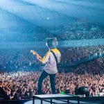 MAN WITH A MISSION（マンウィズ）、初のアリーナツアーに窪田正孝ら、月9「ラジハ」キャストがサプライズ登壇！