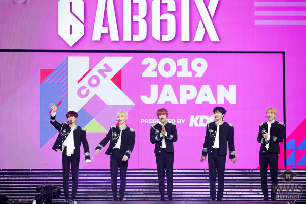 AB6IX（에이비식스）が「M COUNTDOWN」で自然体のパフォーマンス！＜KCON 2019 JAPAN＞