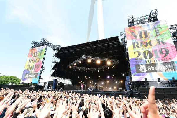 【ライブレポート】ヤバイTシャツ屋さんが「メトロック 2019」の2日目にトップバッターで参戦。朝一番から鉄板ソングの応酬でオーディエンスの目を覚まさせる